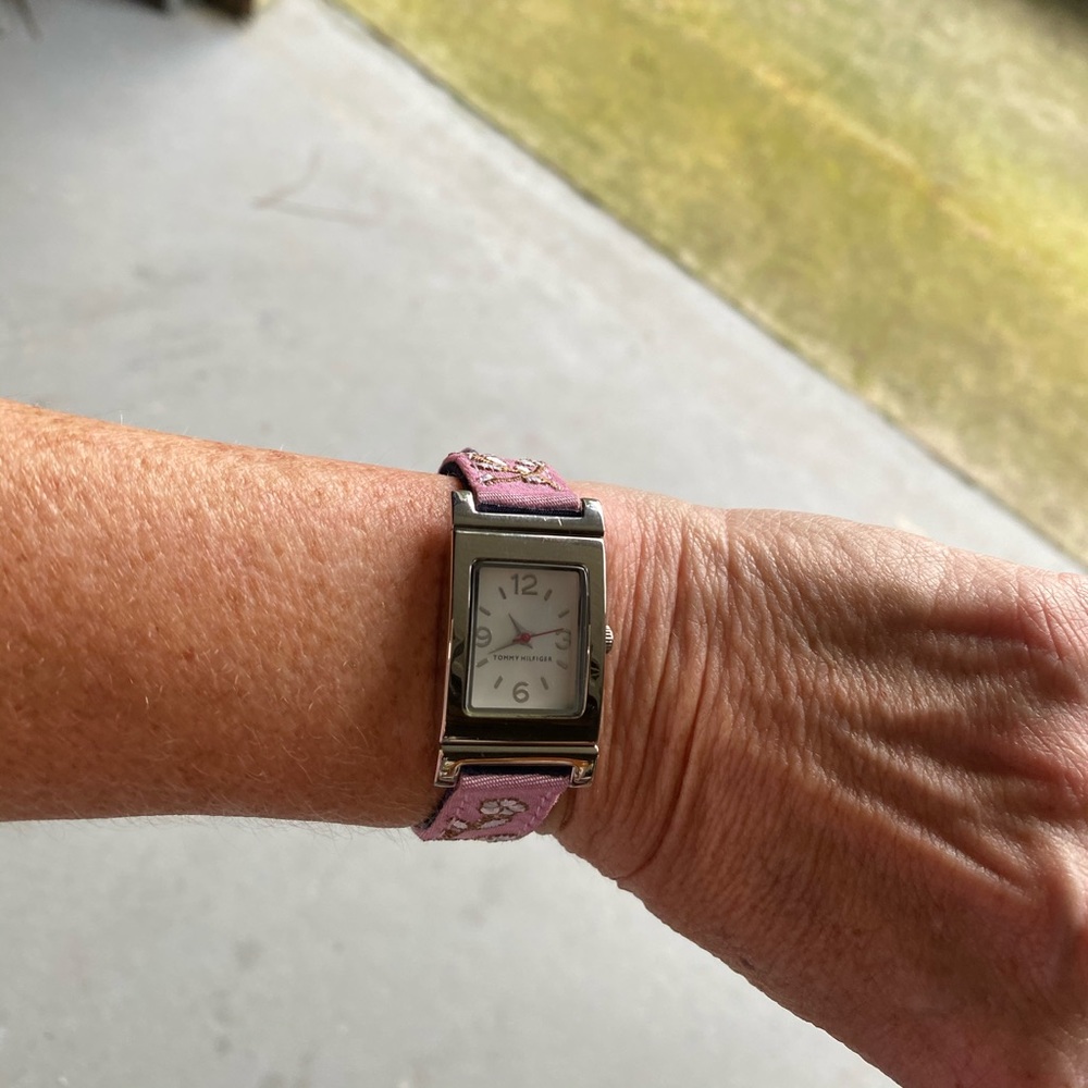 2009-2010 Tommy Hilfiger Twist Band Watch